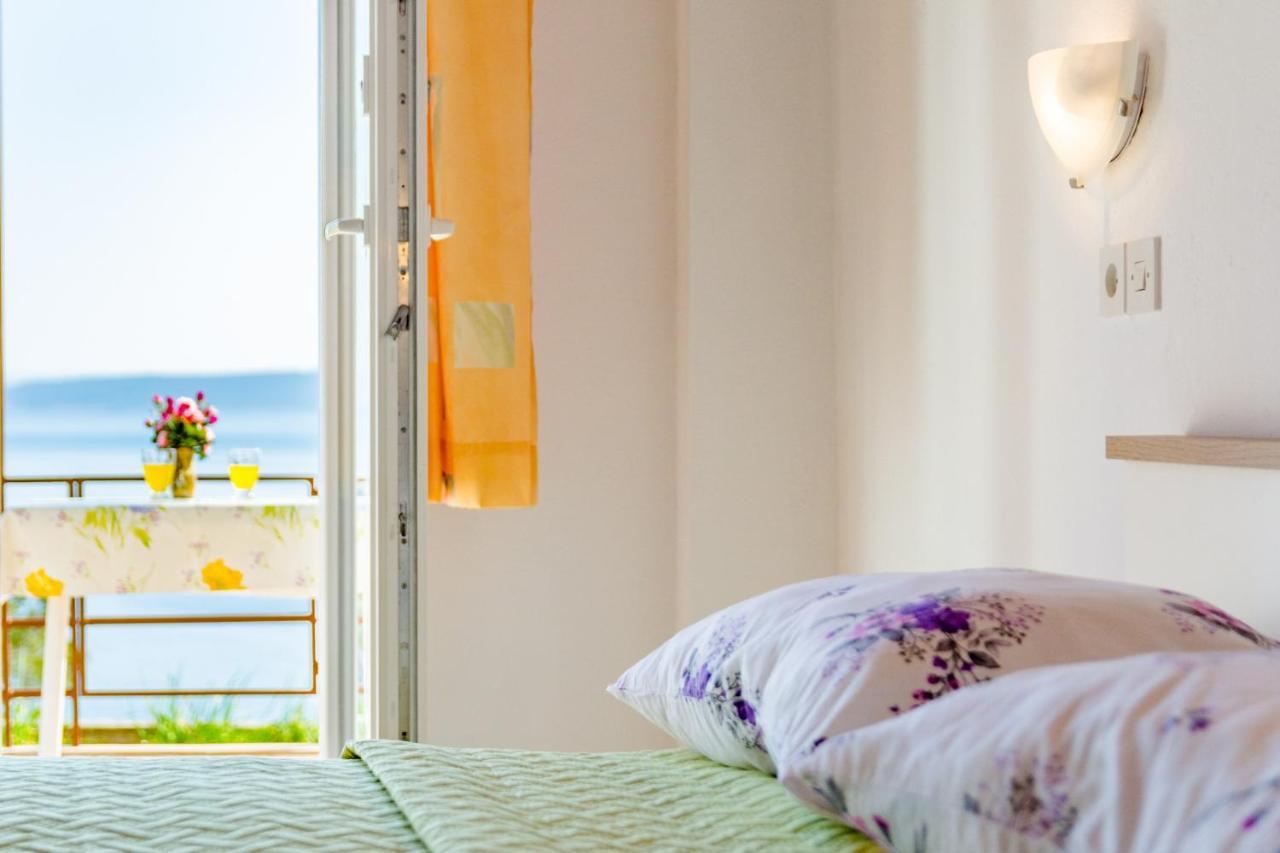 Rooms Sani Brela Quarto foto